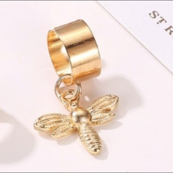 🐝 Awesome pierce-less metallic single bee ear-cuff 🐝 - Picture 2 of 3